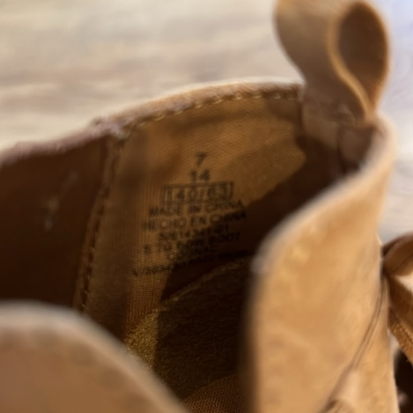 Old Navy Shoes- 3 pairs Toddler Girl size 7 - Picture 8 of 11